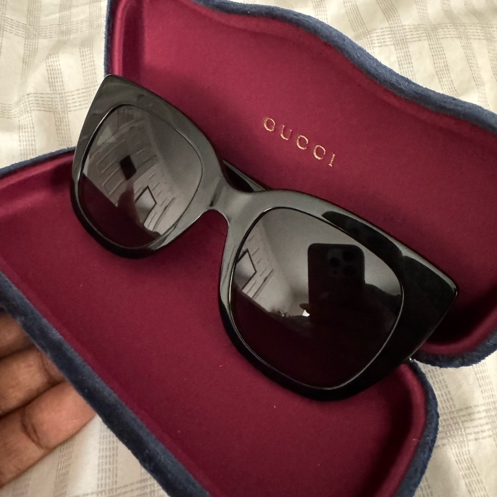 Gucci Black Sunglasses with Red and Blue Case